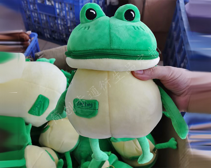 惠州市动物娃包定做：小青蛙斜挎包包